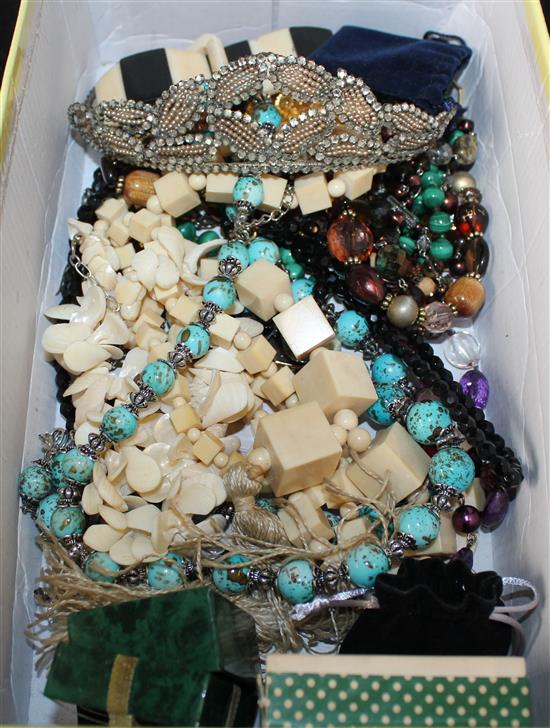 Mixed jewellery